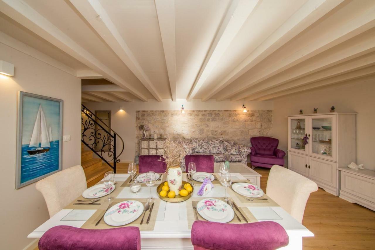 Villa Martina Komiža Екстериор снимка